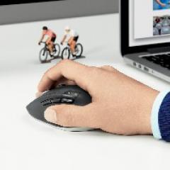 Logitech M720 Triathlon Bluetooth Optisch Maus
